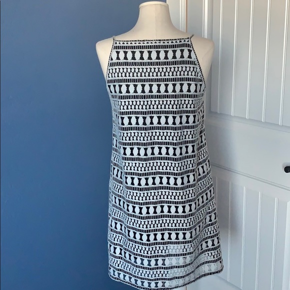 Max Studio - Picture 2 of 2